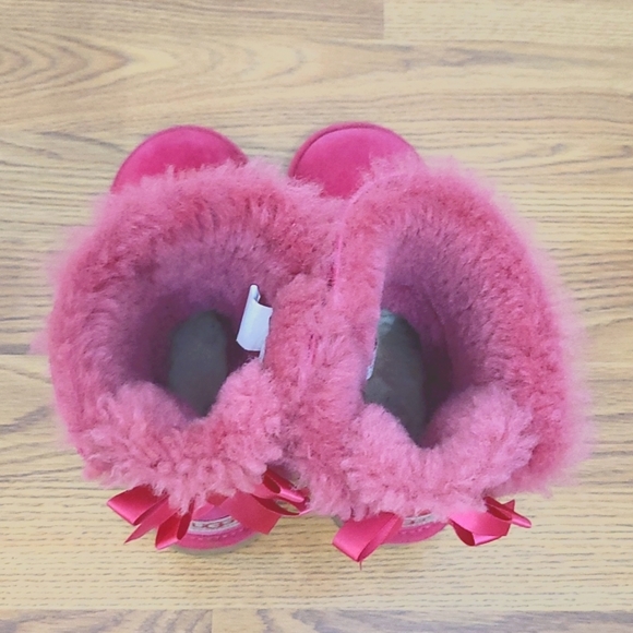❌❌❌SOLD❌❌❌UGG Bailey Bow Boots size 5 - Picture 7 of 10